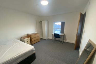 6 bed flat, 10 Lisson Grove, Mutley, Plymouth, PL47DN - Image 5